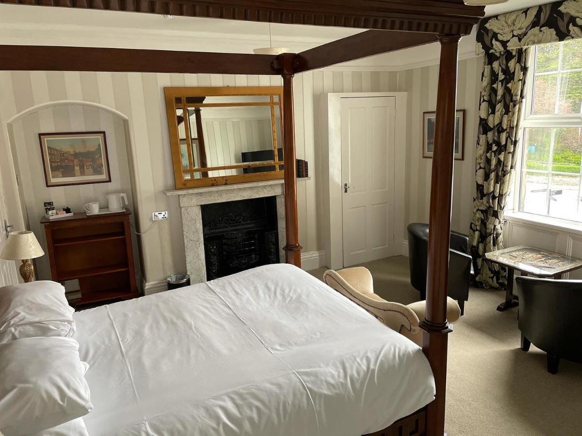 Arundel House Bed & Breakfast วิทบี ภายนอก รูปภาพ